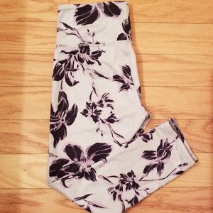 Athleta cropped tights